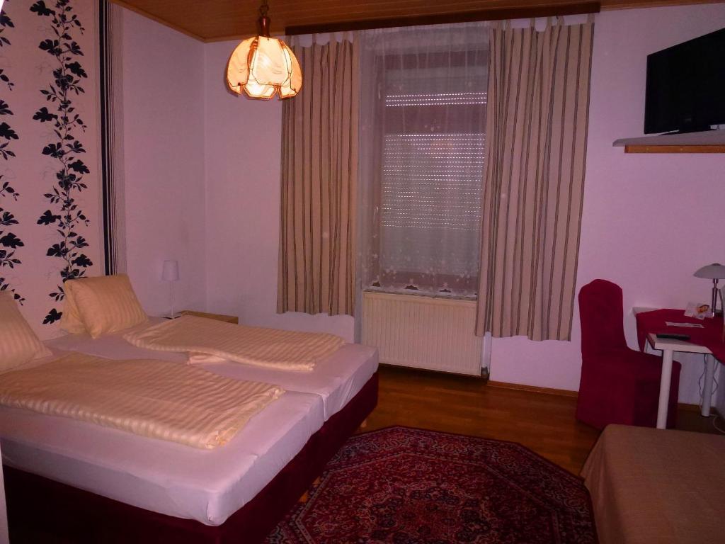 Landgasthof Zur Post Guest House Neufeld an der Leitha Room photo